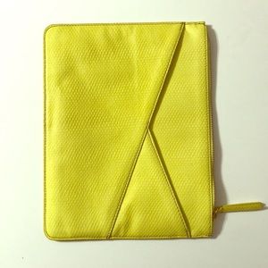 LIKE NEW BANANA REPUBLIC YELLOW OVERSIZED CLUTCH